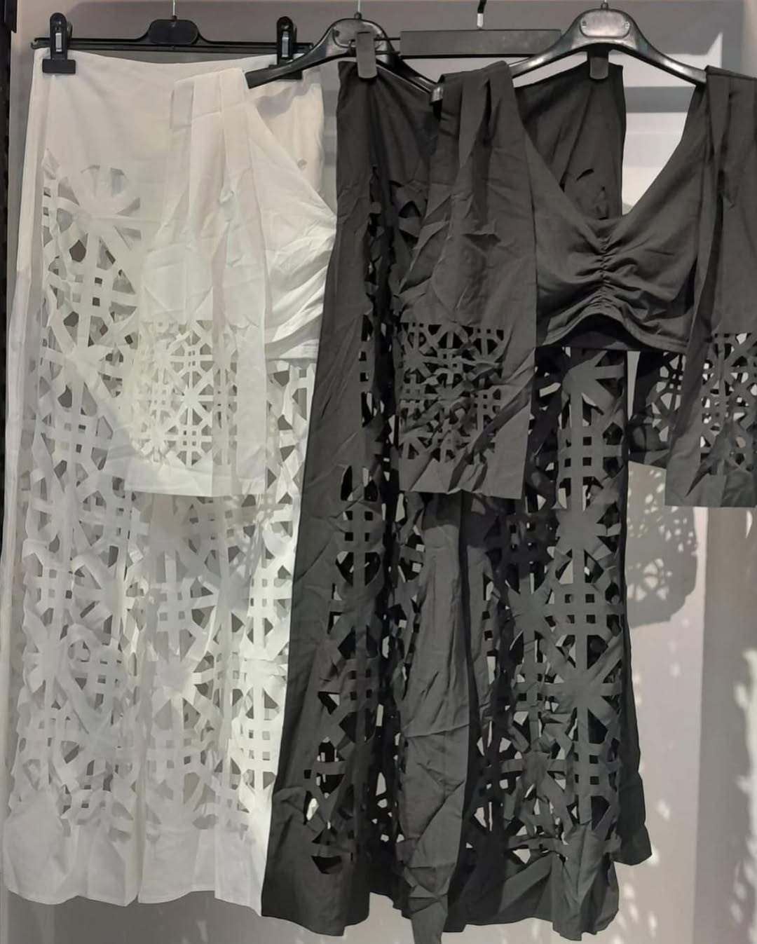 DEBLO SET OF TOP AND PANTS RESORTWEAR SET