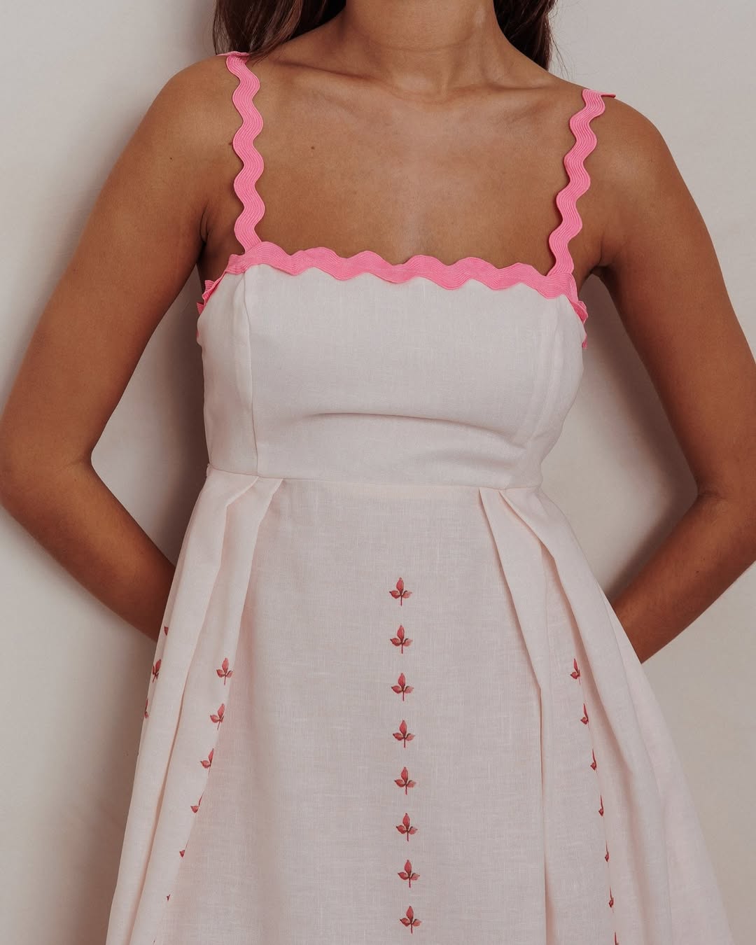 ELEGANT SUMMER FLORAL PRINT BACK TIE-UP MIDI DRESS WITH TRIM BAND